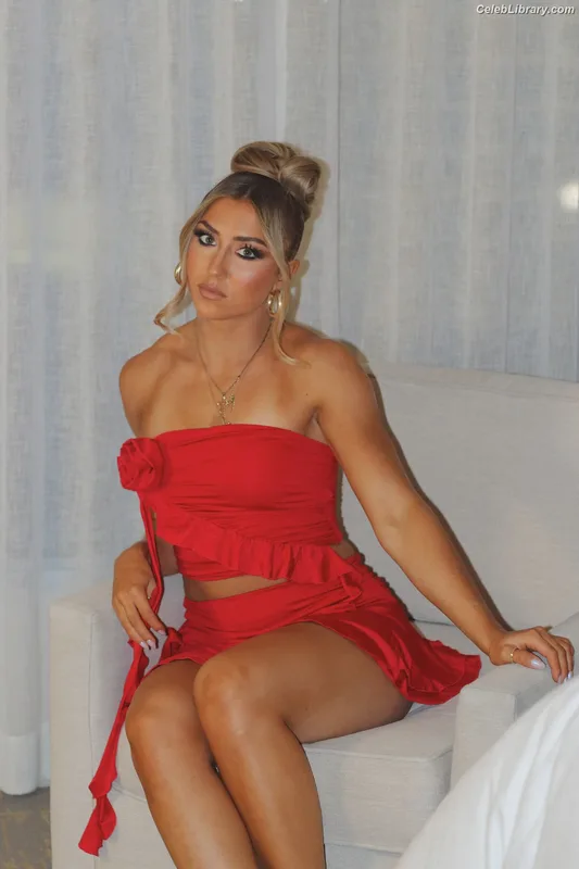 Adriana Rizzo photo 11 of 301