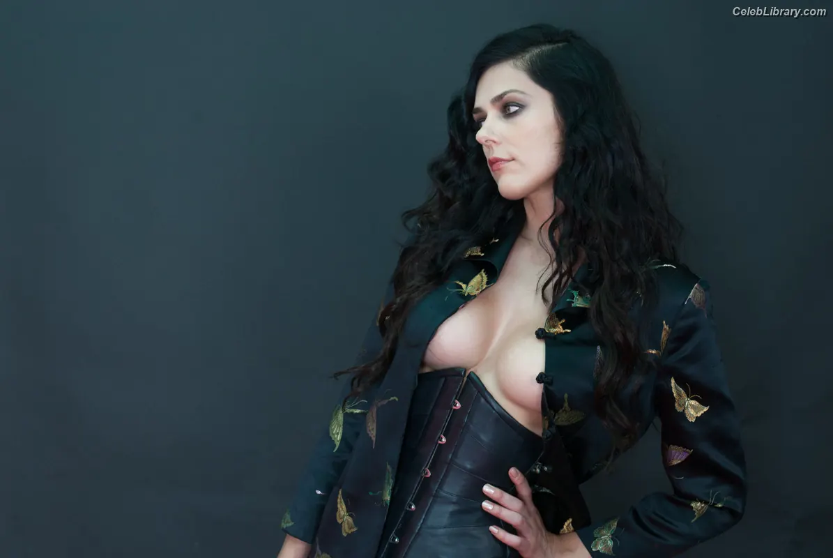 Adrianne Marie Curry photo 5 of 225