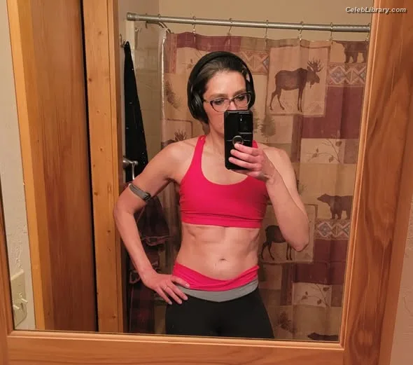 Adrianne Marie Curry photo 24 of 226