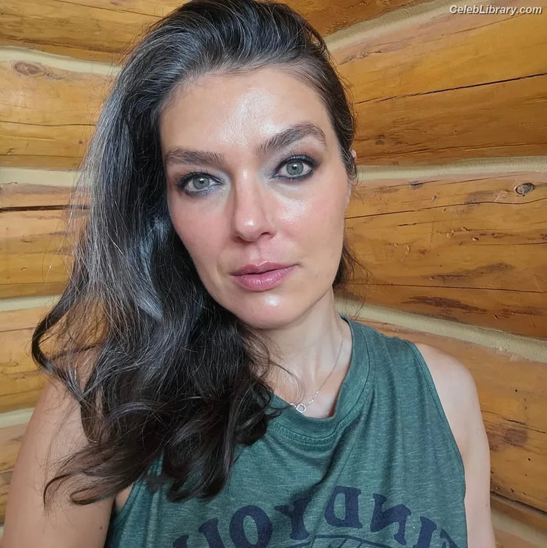 Adrianne Marie Curry photo 7 of 226