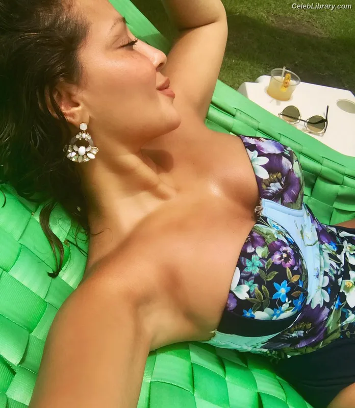 Adrienne Bailon photo 13 of 158