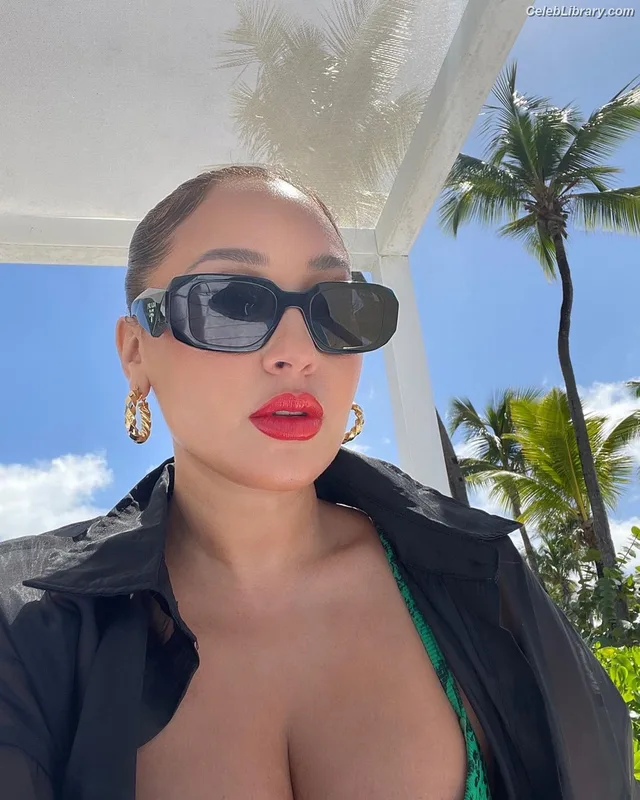 Adrienne Bailon photo 11 of 158