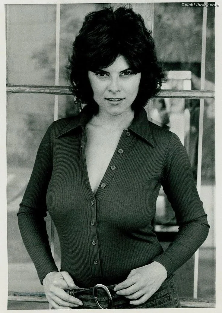 Adrienne Barbeau photo 4 of 18