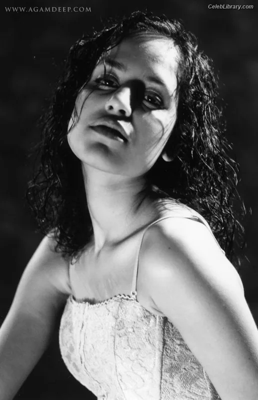 Agam Darshi photo 20 of 87