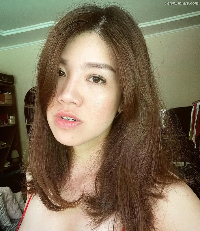 Agatha Suci photo 3 of 102