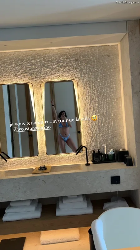 Agathe Auproux photo 5 of 458