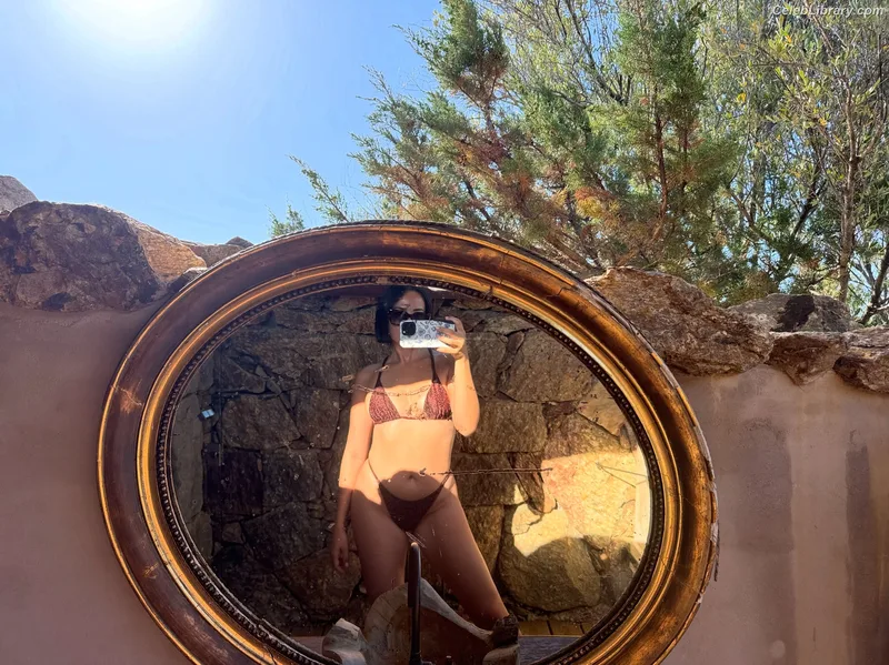 Agathe Auproux photo 1 of 458