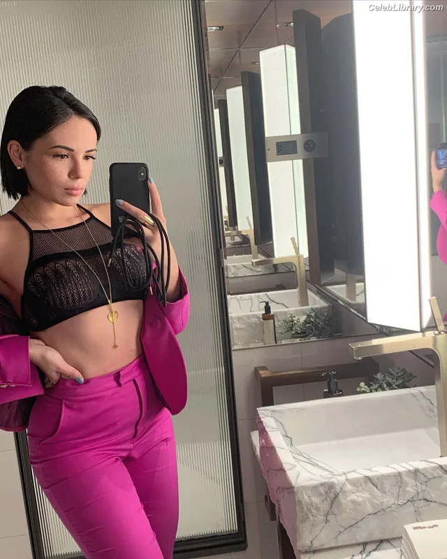 Agathe Auproux photo 2 of 458