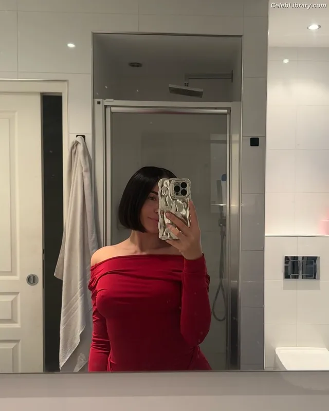 Agathe Auproux photo 2 of 458