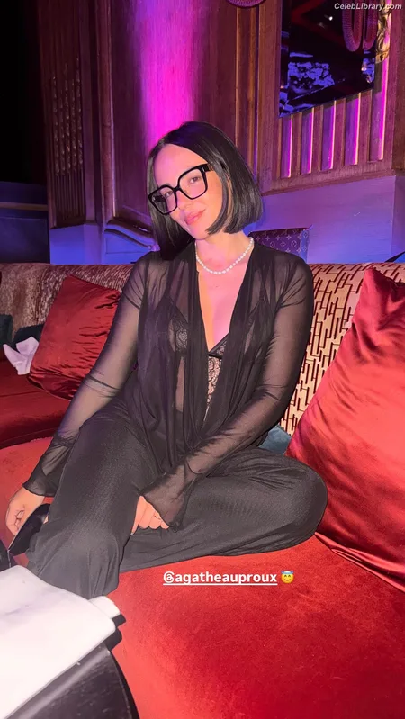 Agathe Auproux photo 14 of 458