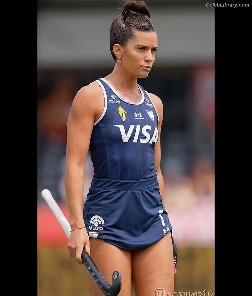 Agustina Albertario photo 1 of 100