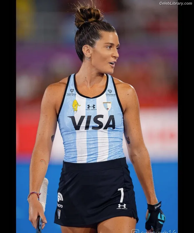 Agustina Albertario photo 15 of 101