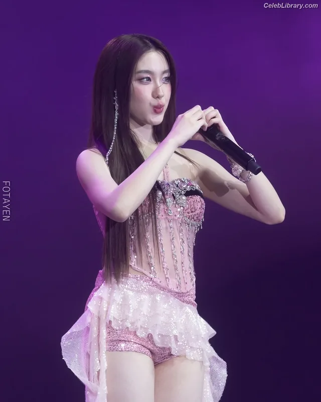 Aheye (อ๊ะอาย) photo 12 of 23