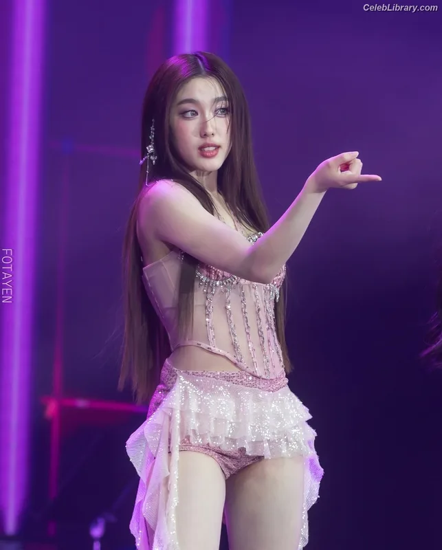 Aheye (อ๊ะอาย) photo 16 of 23