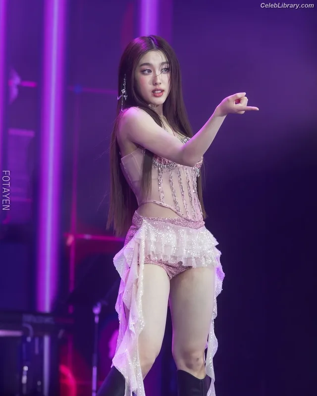Aheye (อ๊ะอาย) photo 17 of 23