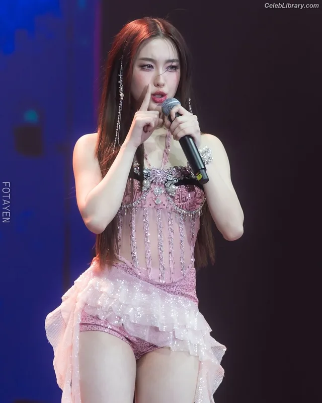 Aheye (อ๊ะอาย) photo 19 of 23