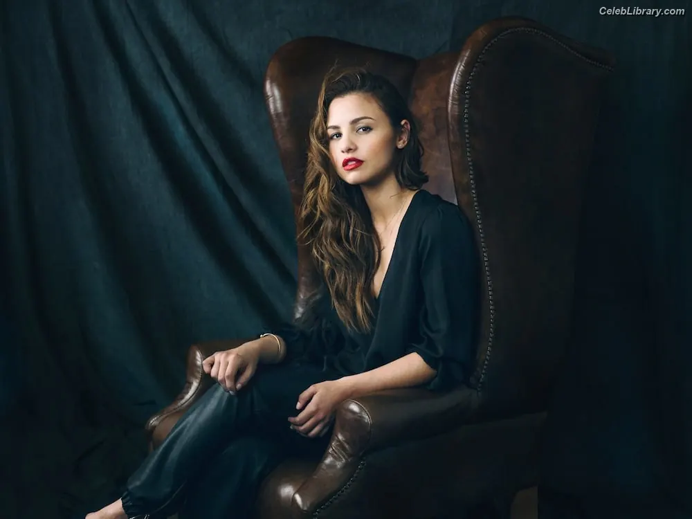 Aimee Carrero photo 12 of 349