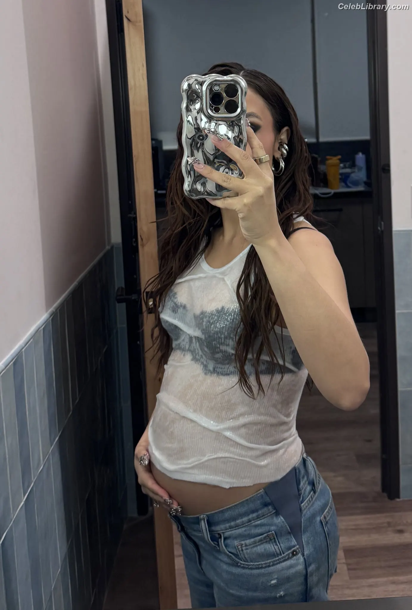 Aimee Carrero photo 17 of 349