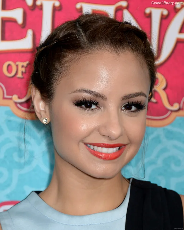 Aimee Carrero photo 1 of 350