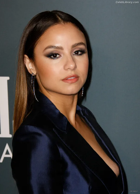 Aimee Carrero photo 4 of 350