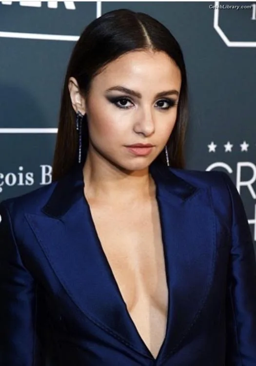 Aimee Carrero photo 5 of 350