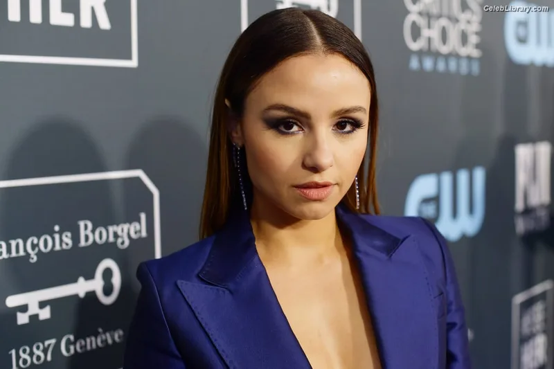 Aimee Carrero photo 12 of 350