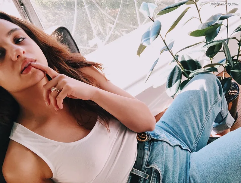 Aimee Carrero photo 14 of 350