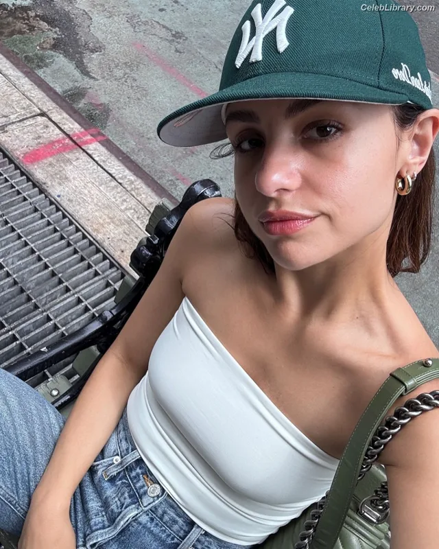 Aimee Carrero photo 15 of 350