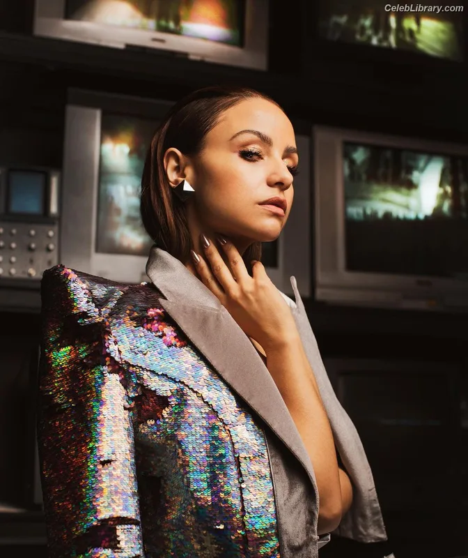Aimee Carrero photo 23 of 350