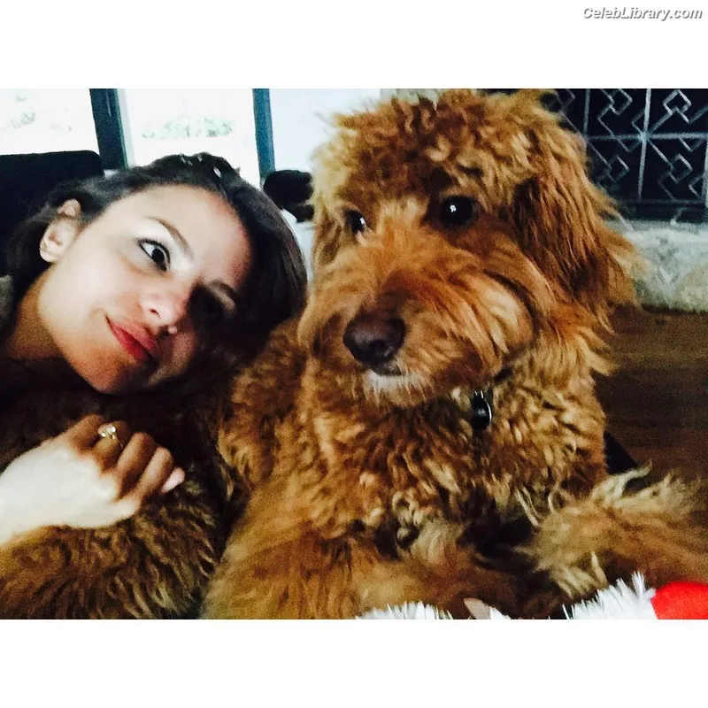 Aimee Carrero photo 12 of 350