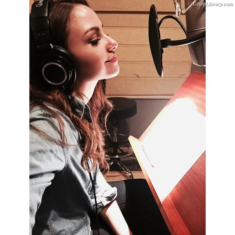 Aimee Carrero photo 17 of 350