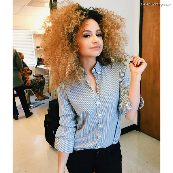 Aimee Carrero photo 18 of 350