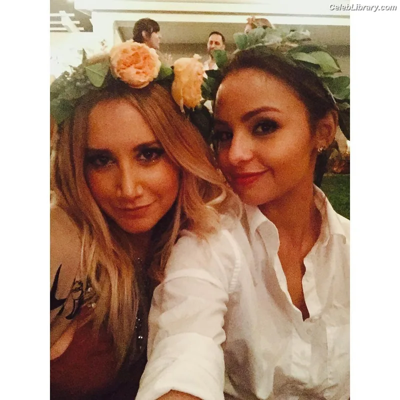 Aimee Carrero photo 2 of 350