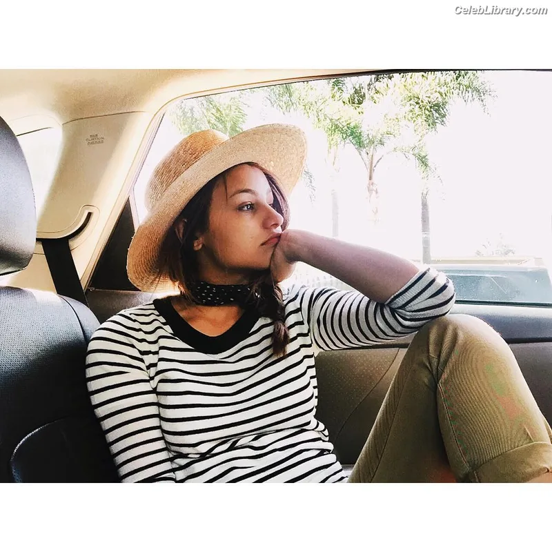 Aimee Carrero photo 7 of 350