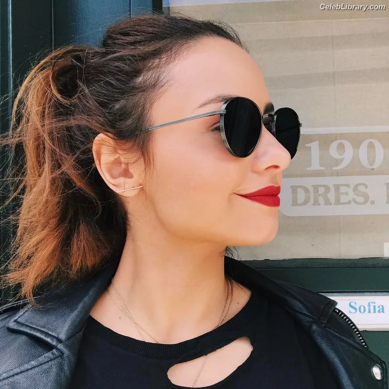 Aimee Carrero photo 16 of 350
