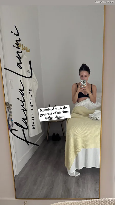 Aimee Carrero photo 24 of 350