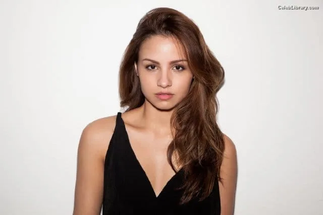 Aimee Carrero photo 5 of 350