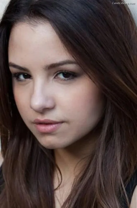 Aimee Carrero photo 9 of 350