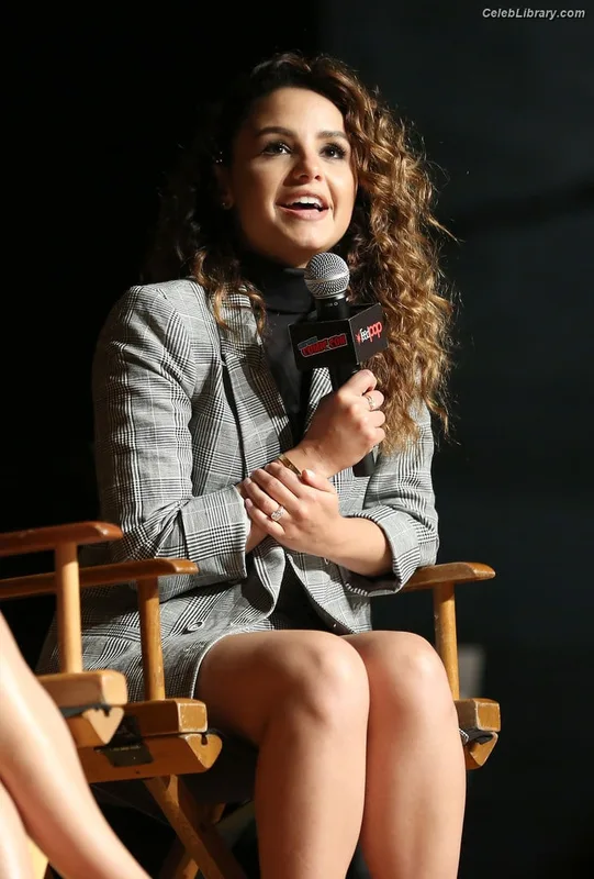 Aimee Carrero photo 3 of 350