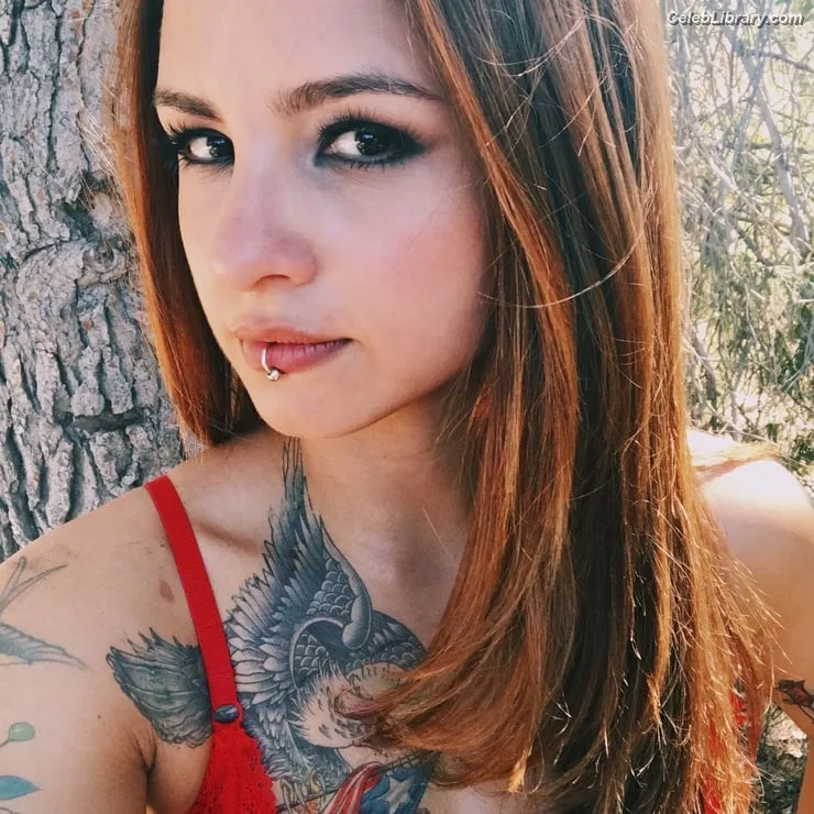 Aimee Carrero photo 11 of 350