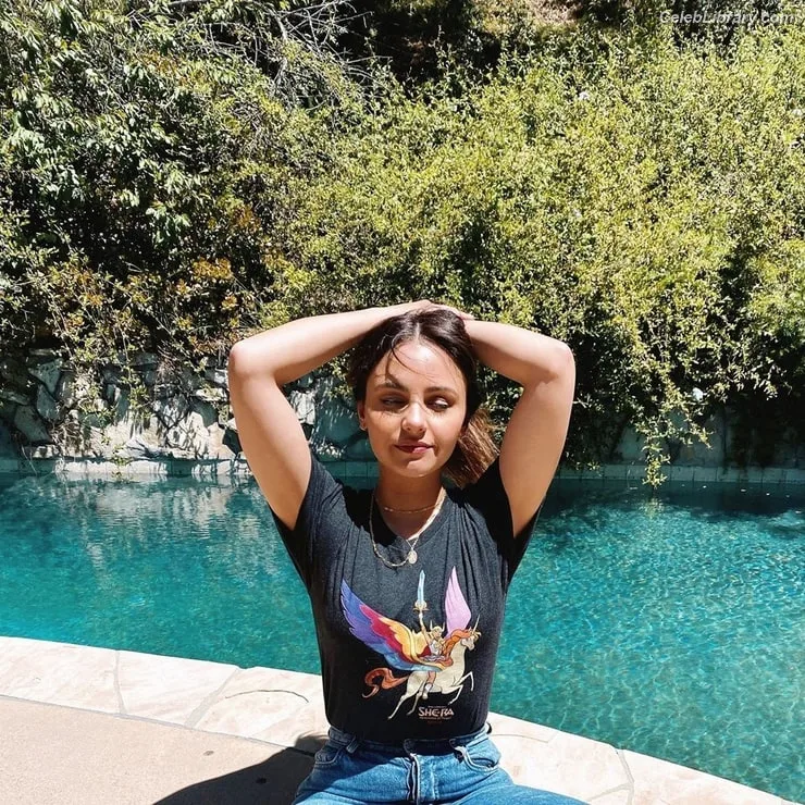 Aimee Carrero photo 20 of 350