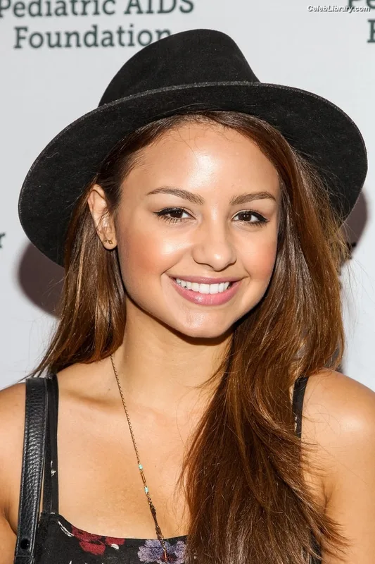 Aimee Carrero photo 1 of 350