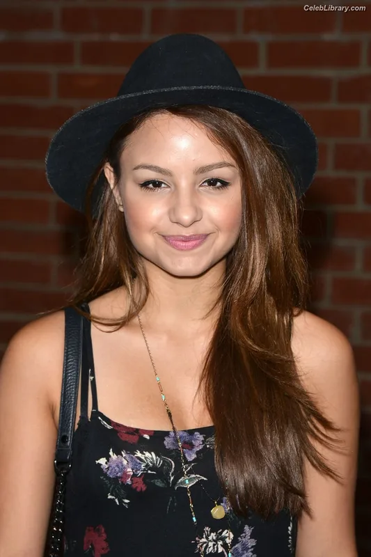 Aimee Carrero photo 3 of 350