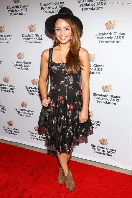 Aimee Carrero photo 1 of 350