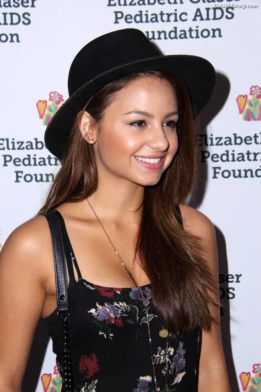 Aimee Carrero photo 2 of 350