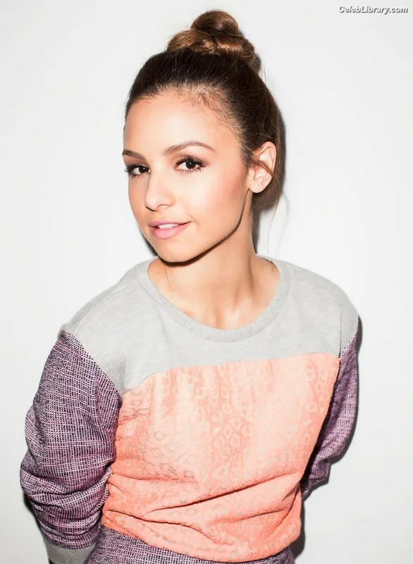 Aimee Carrero photo 5 of 350