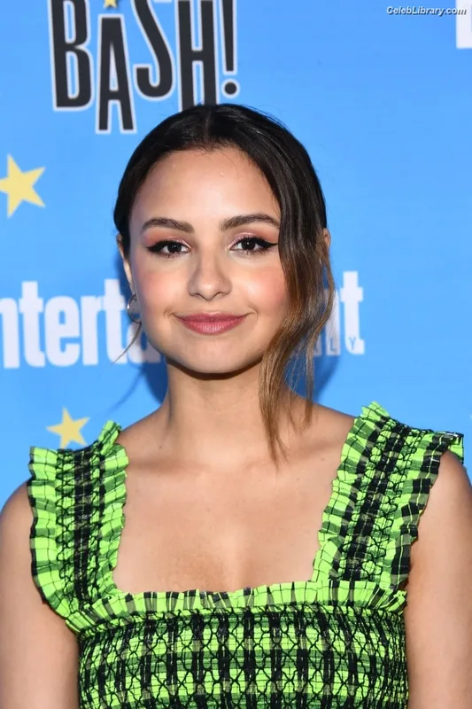 Aimee Carrero photo 1 of 350