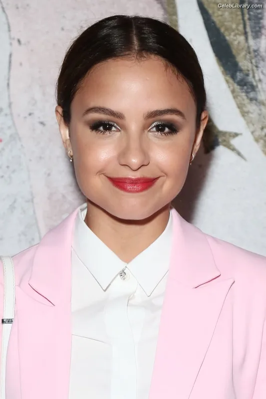 Aimee Carrero photo 3 of 350