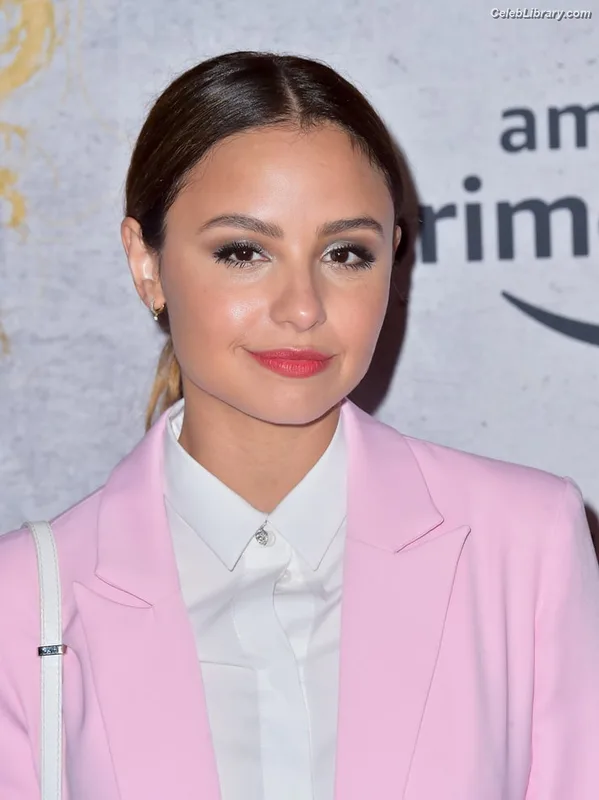 Aimee Carrero photo 4 of 350