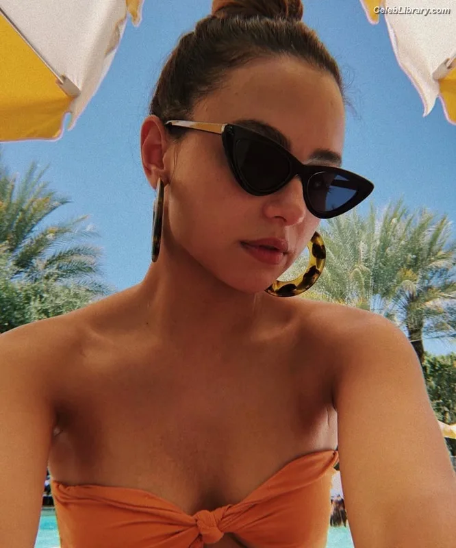 Aimee Carrero photo 7 of 350